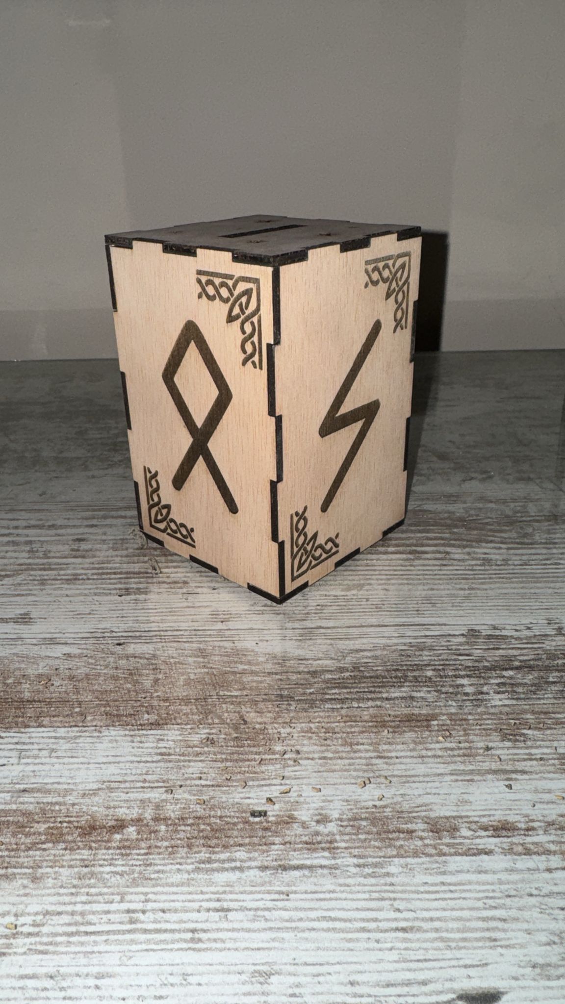 Hucha Ritual Rúnica – Fuerza, Protección y Manifestación