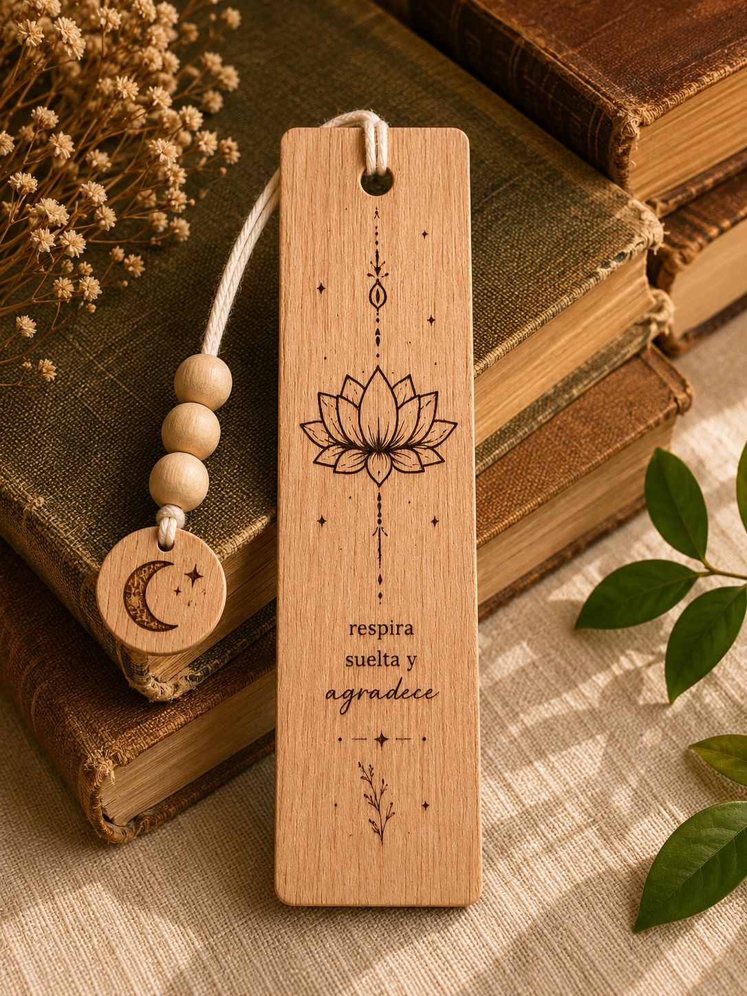 Marcapáginas Místico de Madera