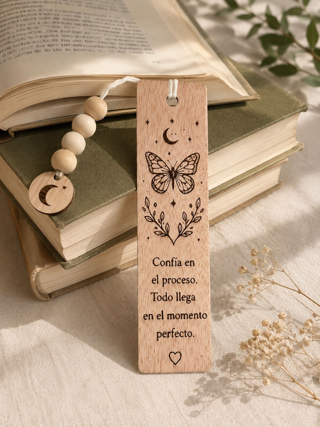 Marcapáginas Místico de Madera