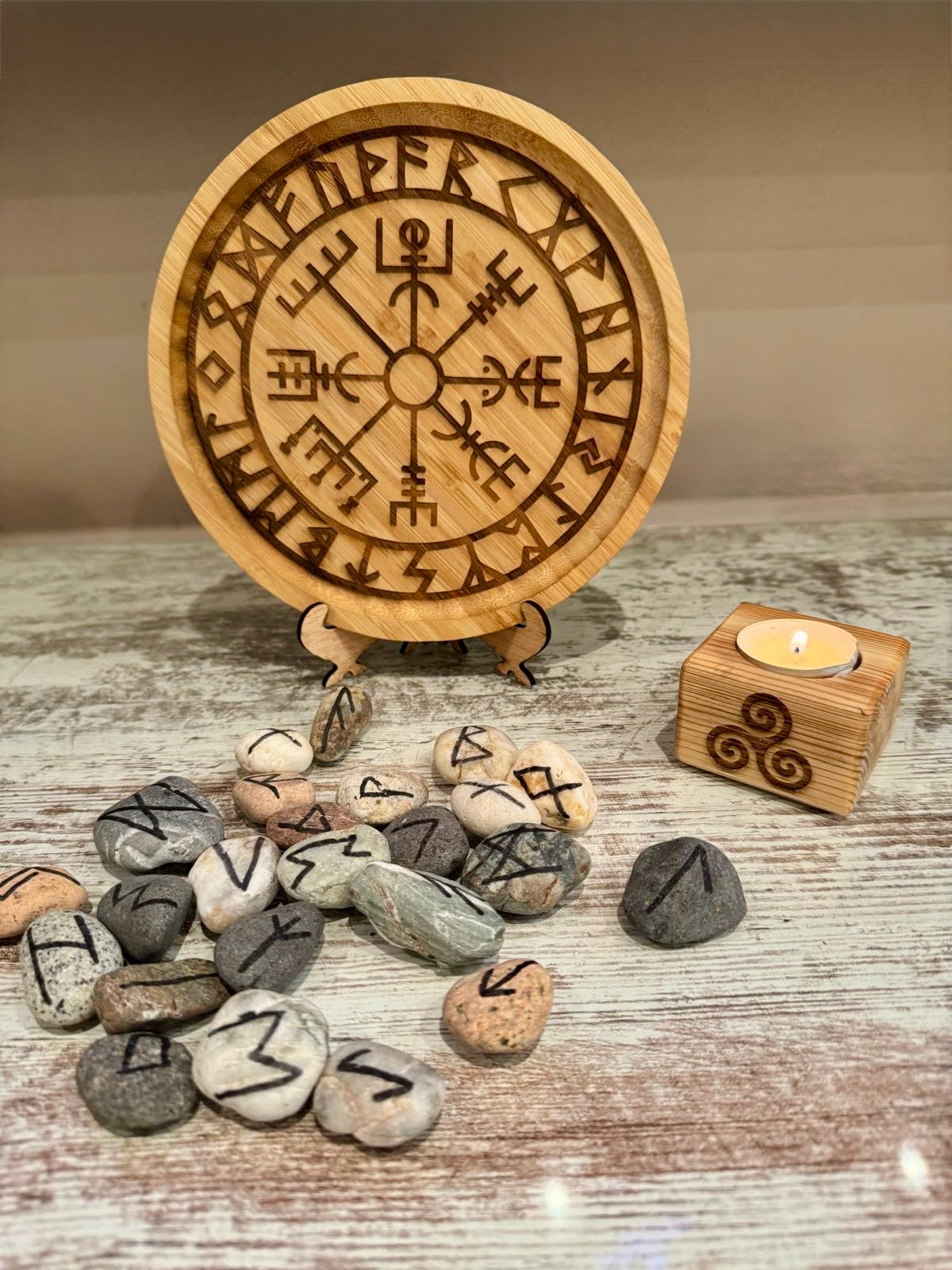 ✨ Vegvísir – Compás Vikingo de Protección y Guía
