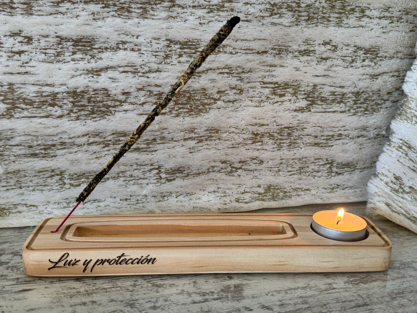 Porta incienso ritual con vela – Madera artesanal