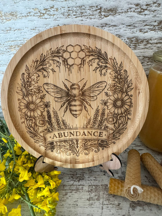 Plato de madera grabado “Abundance” – Energía de prosperidad y dulzura natural