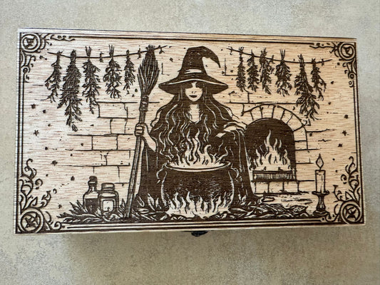 Altar portátil de madera grabado – Ritual, sabiduría y magia ancestral
