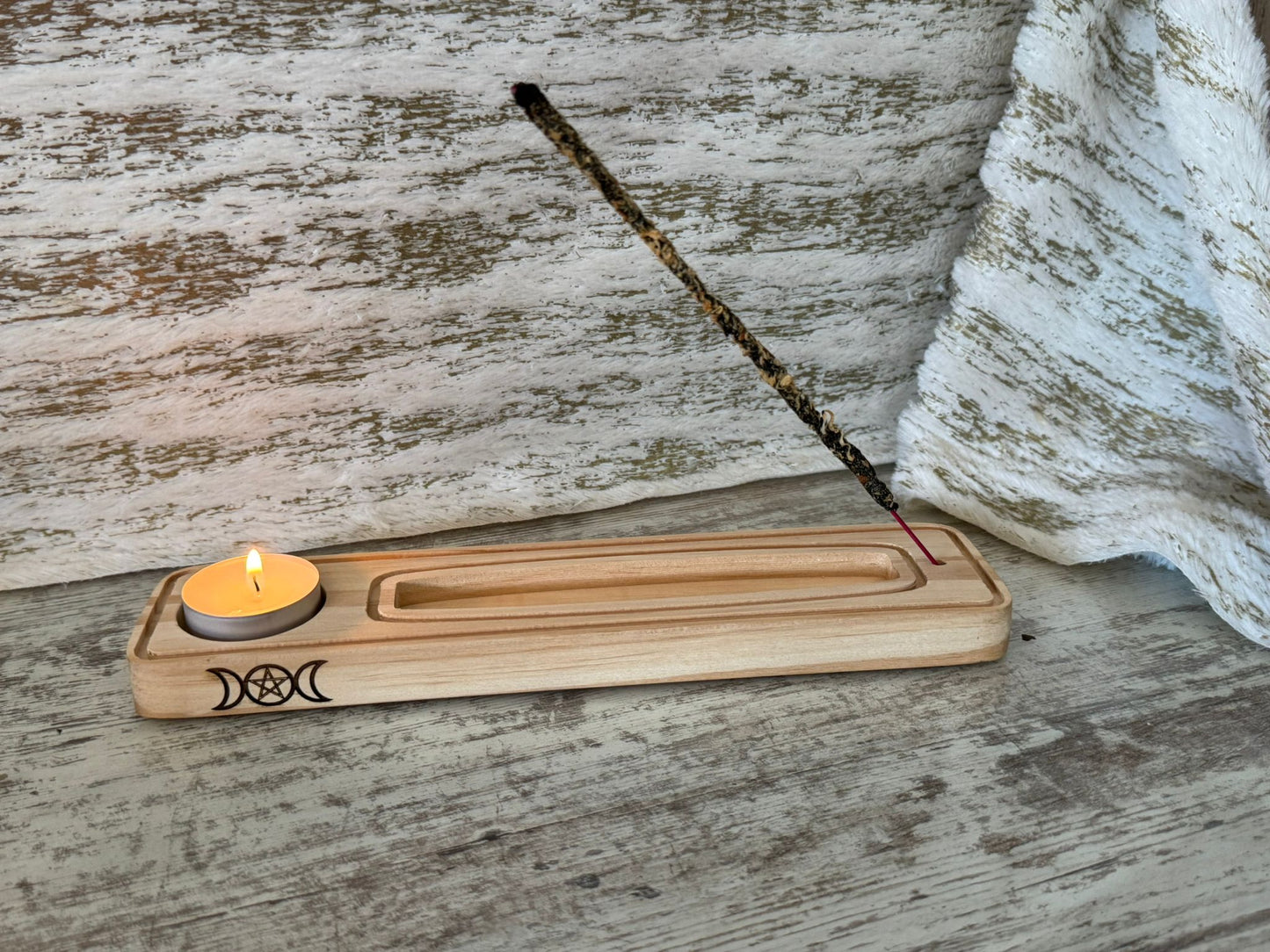 Porta incienso ritual con vela – Madera artesanal